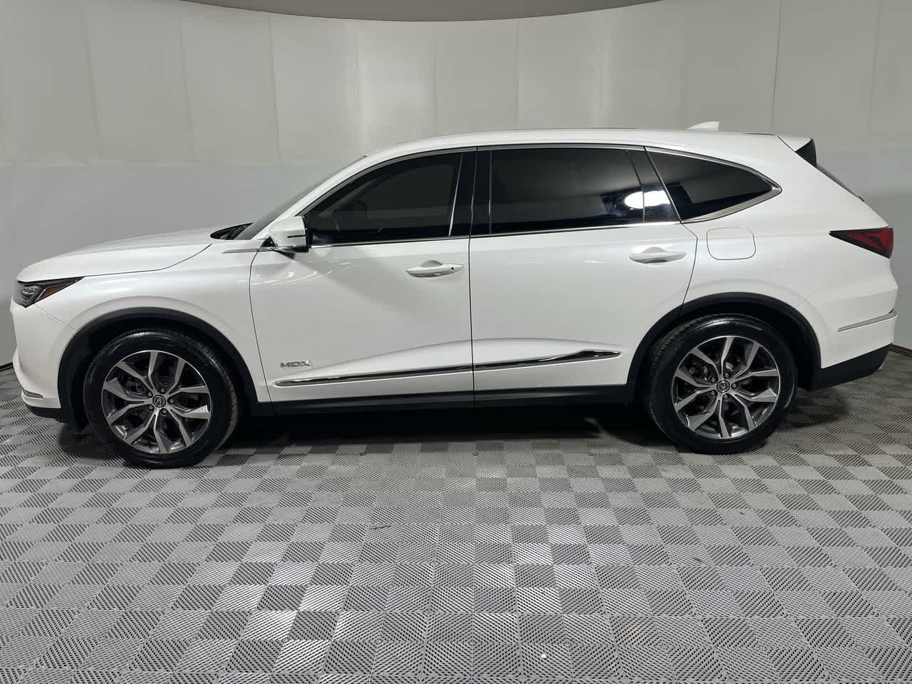 2022 Acura MDX w/Technology Package
