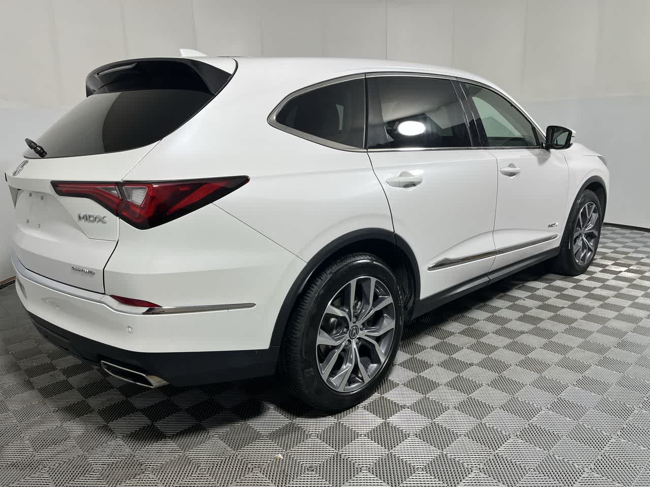 2023 Acura MDX w/Technology Package