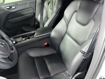 2022 Volvo XC60 Momentum