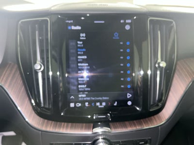 2022 Volvo XC60 Momentum