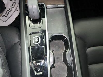 2022 Volvo XC60 Momentum