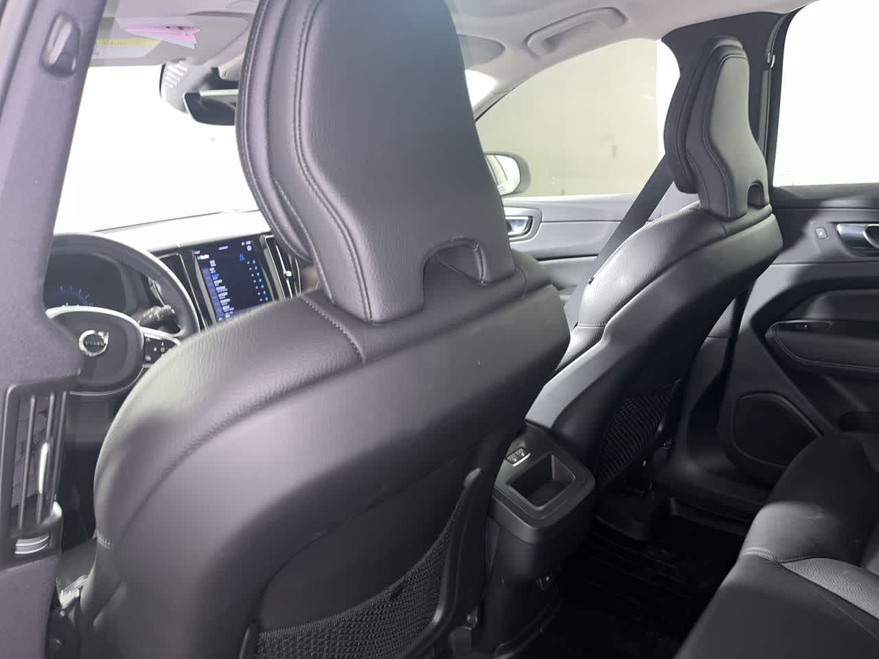 2022 Volvo XC60 Momentum