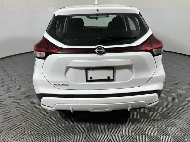 2022 Nissan Kicks S