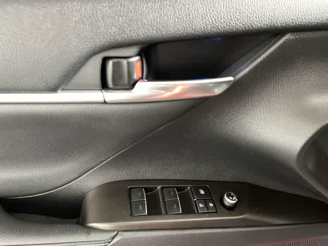2022 Toyota Camry Hybrid XSE