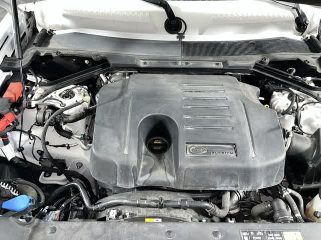 2023 Land Rover Defender SE