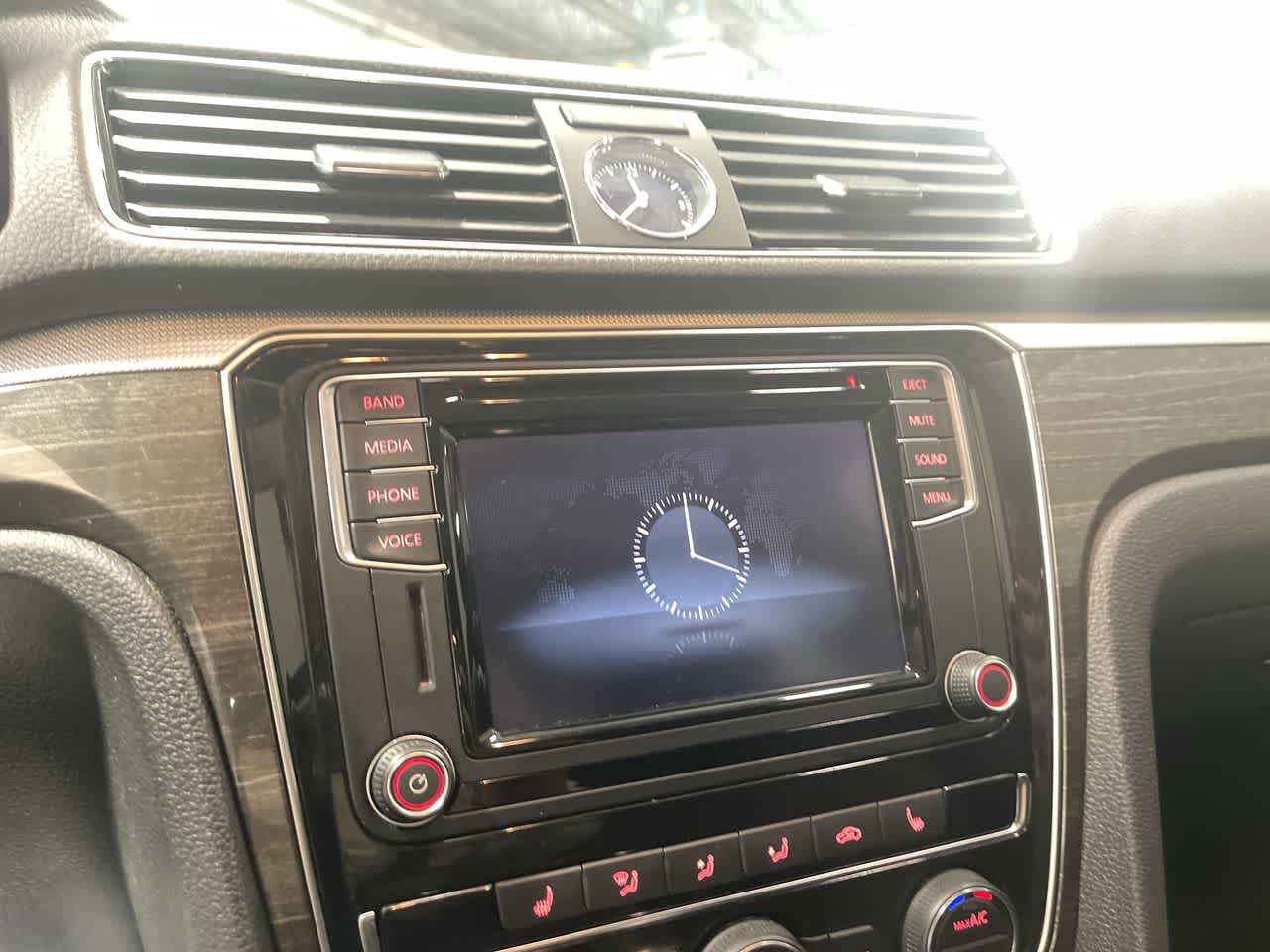 2016 Volkswagen Passat 1.8T SE