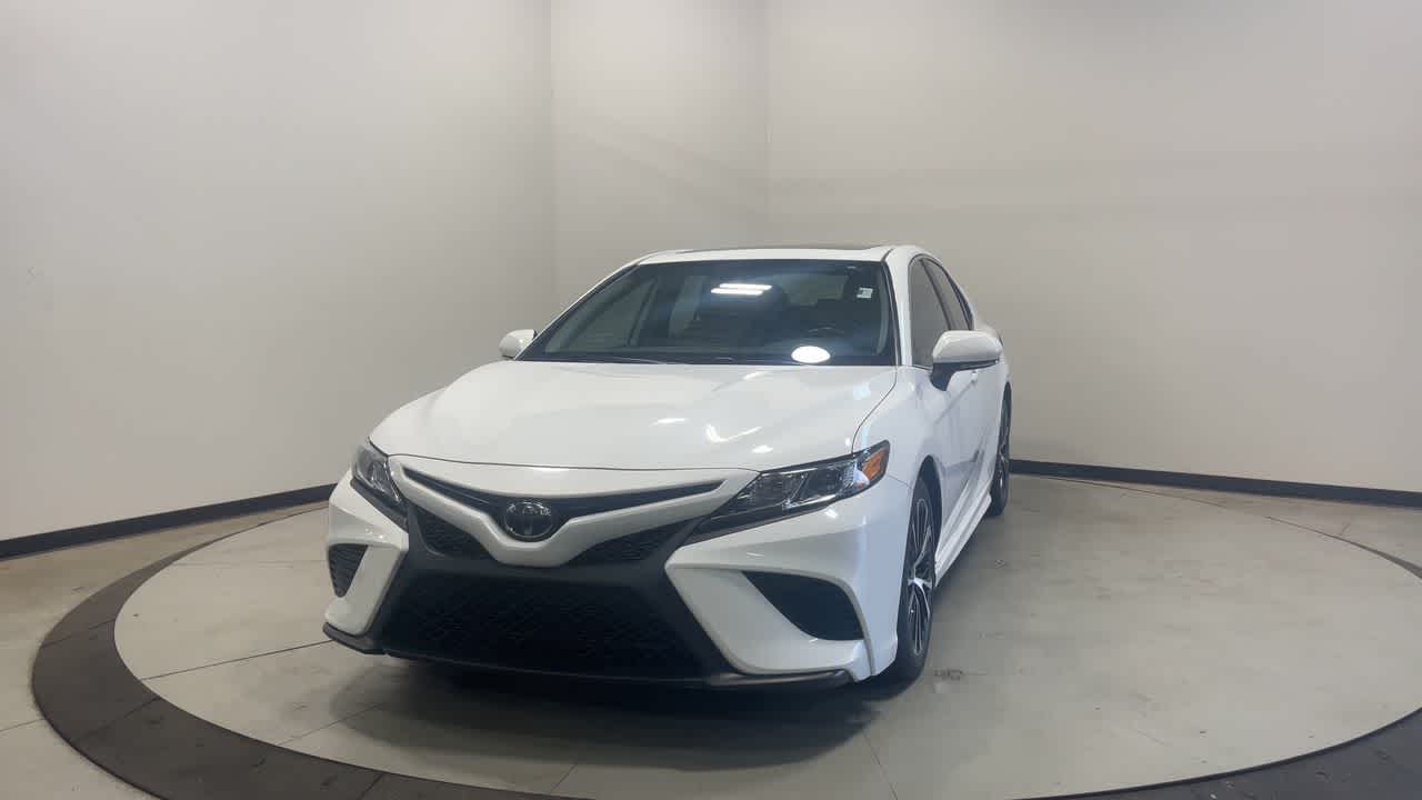 2020 Toyota Camry SE