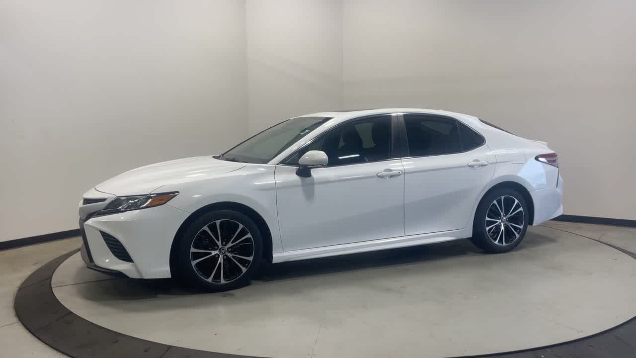 2020 Toyota Camry SE