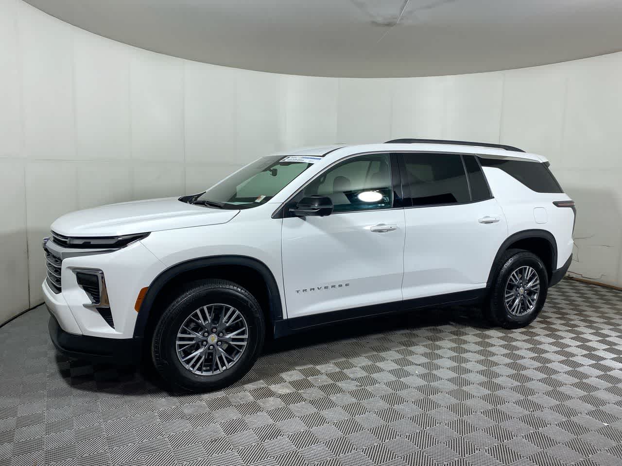 2024 Chevrolet Traverse LT