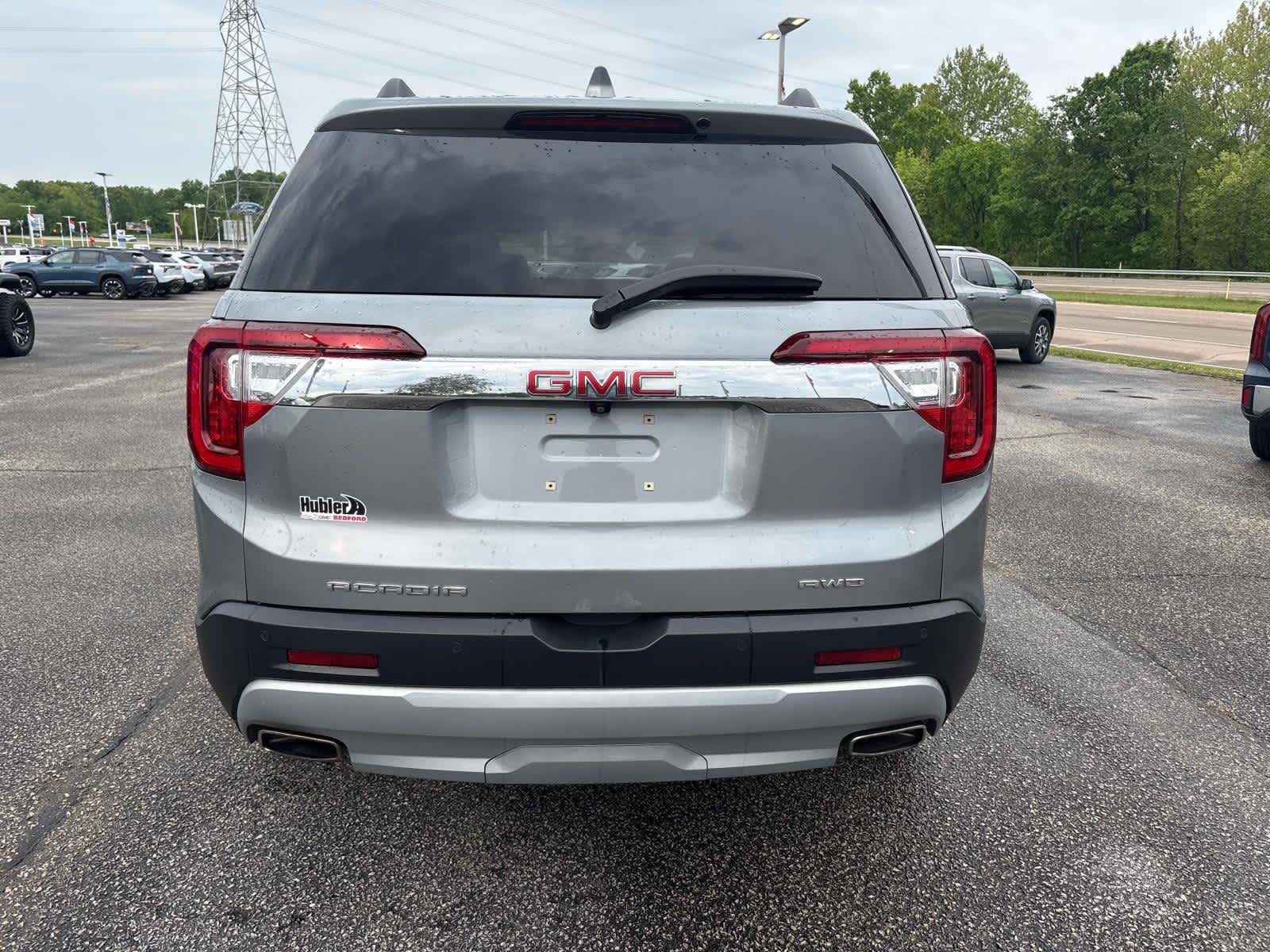 2023 GMC Acadia SLT