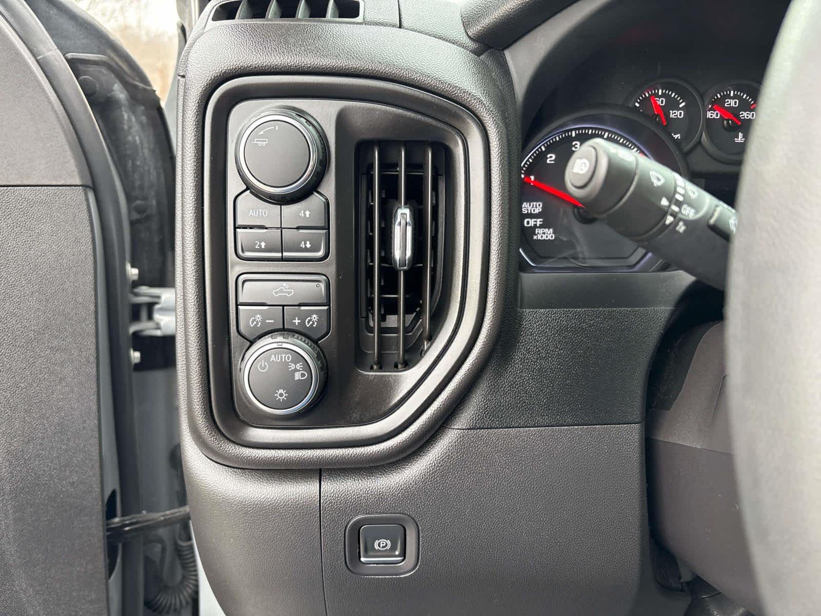 2024 Chevrolet Silverado 1500 Custom Trail Boss