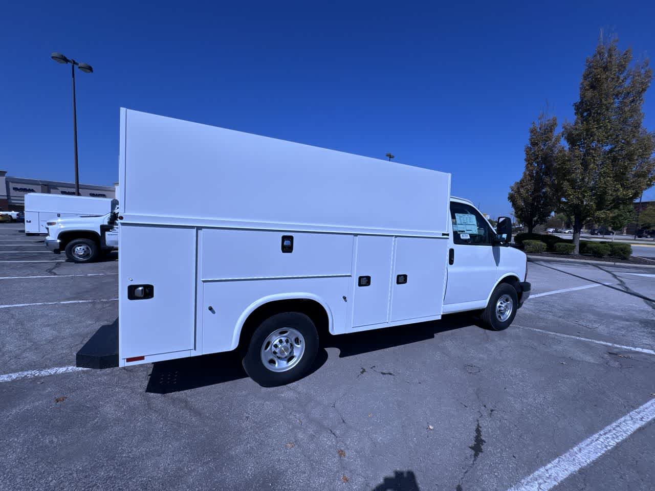 2025 Chevrolet Express Cutaway 3500 1WT
