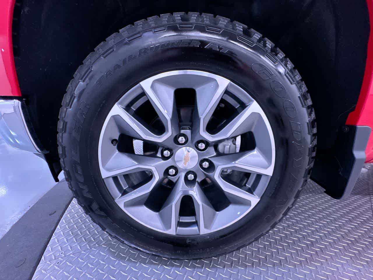 2025 Chevrolet Silverado 1500 LT (2FL)