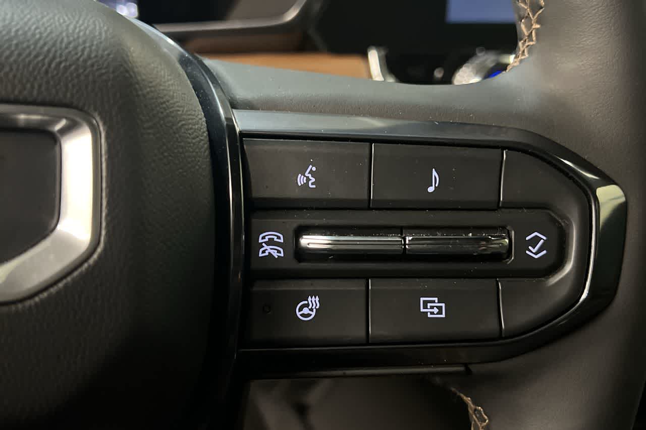 2023 GMC Canyon 4WD AT4