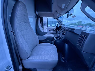 2025 Chevrolet Express Cutaway 3500 1WT