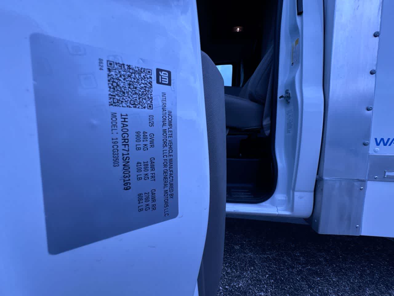 2025 Chevrolet Express Cutaway 3500 1WT