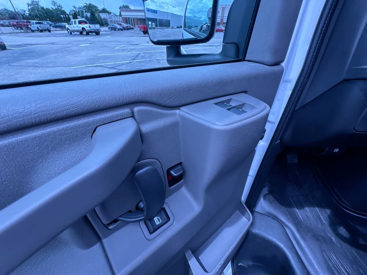 2026 Chevrolet Express Cutaway 3500 1WT