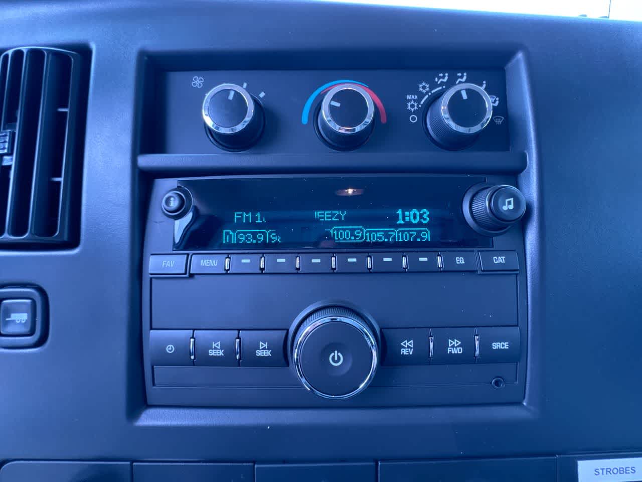 2026 Chevrolet Express Cutaway 3500 1WT