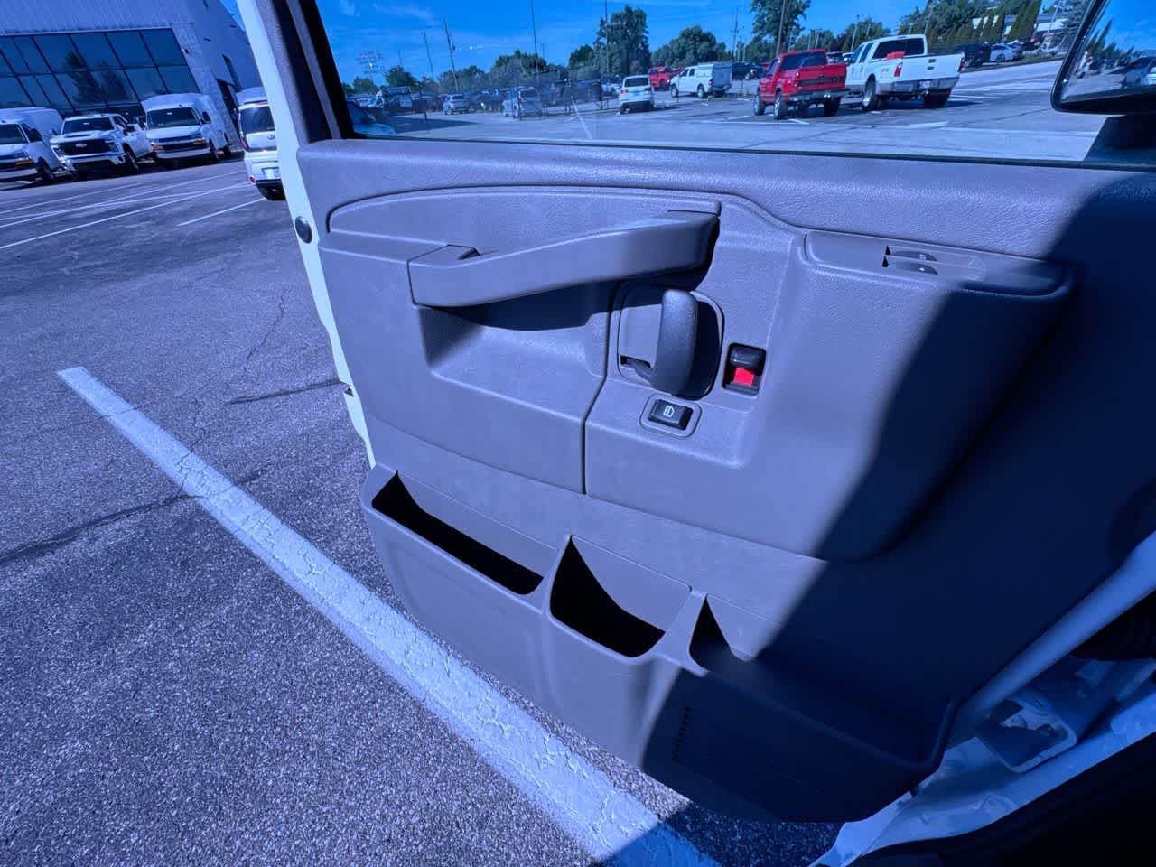 2026 Chevrolet Express Cutaway 3500 1WT