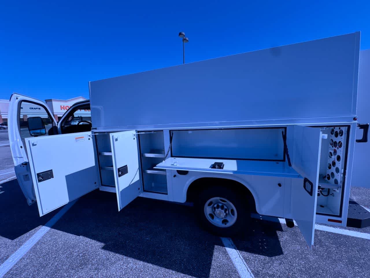 2026 Chevrolet Express Cutaway 3500 1WT