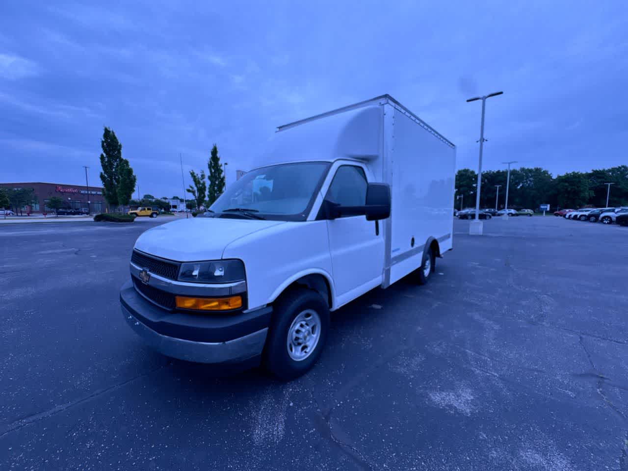 2025 Chevrolet Express Cutaway 3500 1WT
