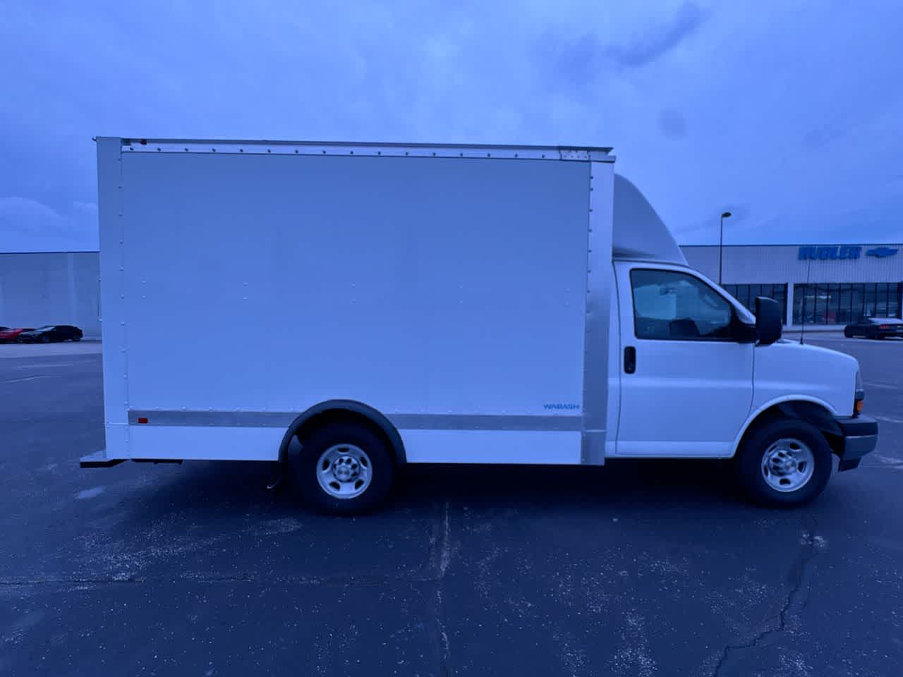 2025 Chevrolet Express Cutaway 3500 1WT