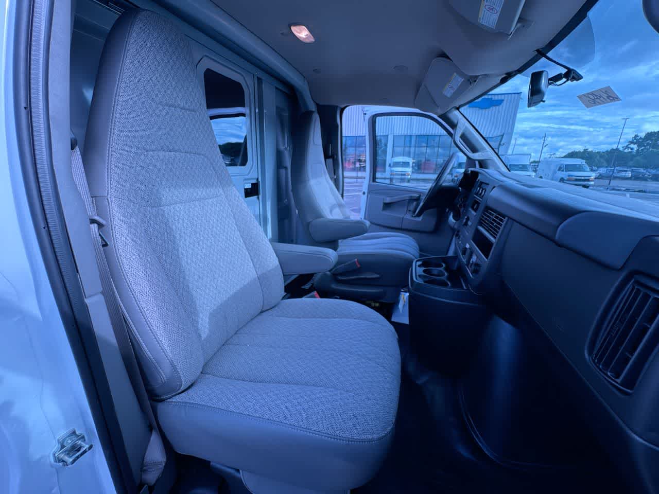 2026 Chevrolet Express Cutaway 3500 1WT