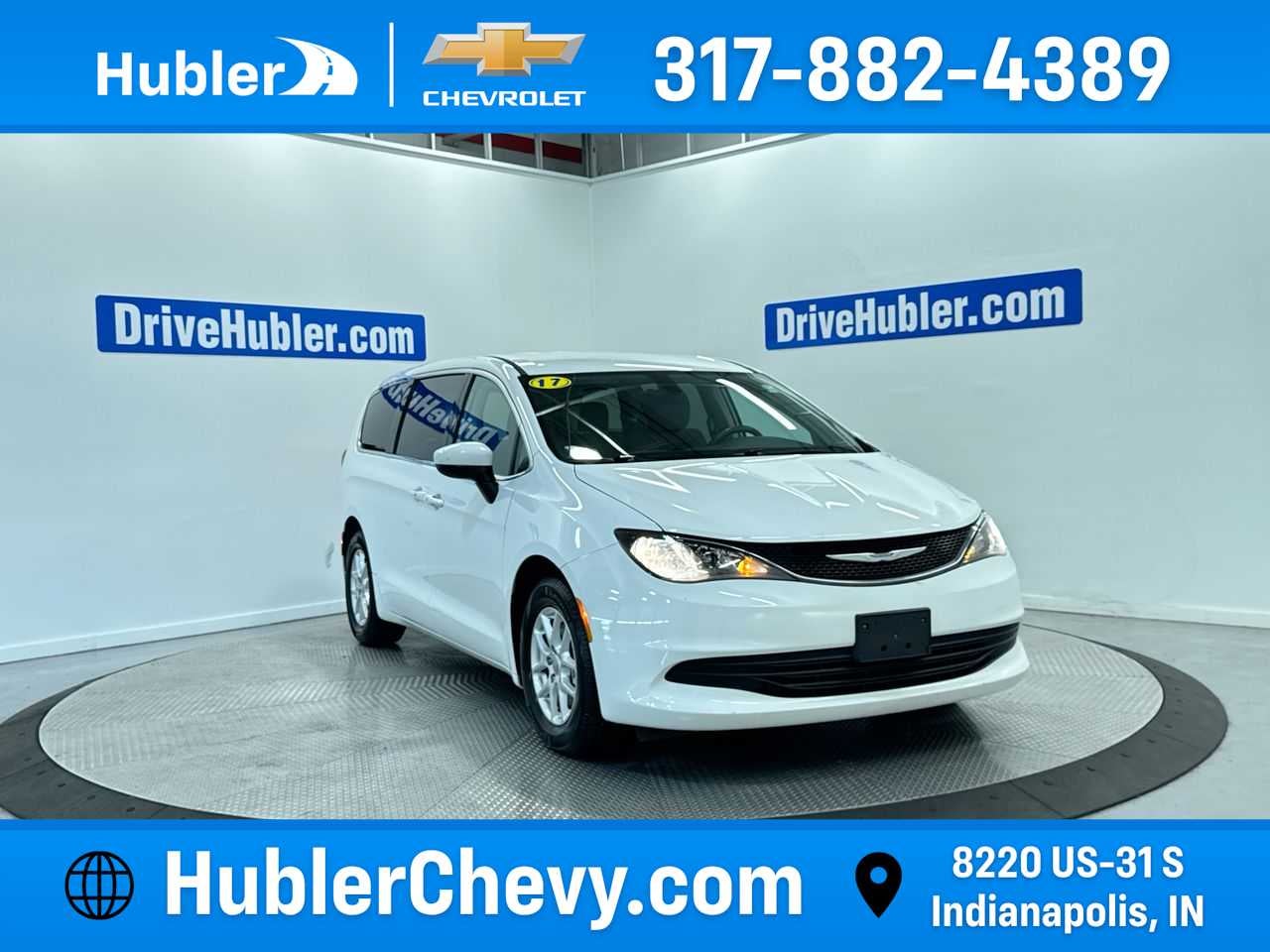 2017 Chrysler Pacifica Touring's photo