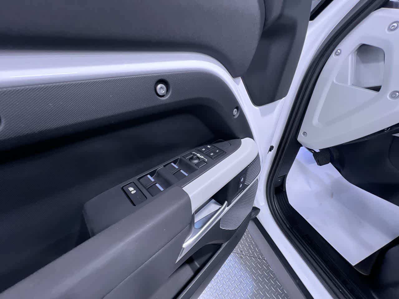2023 Land Rover Defender S