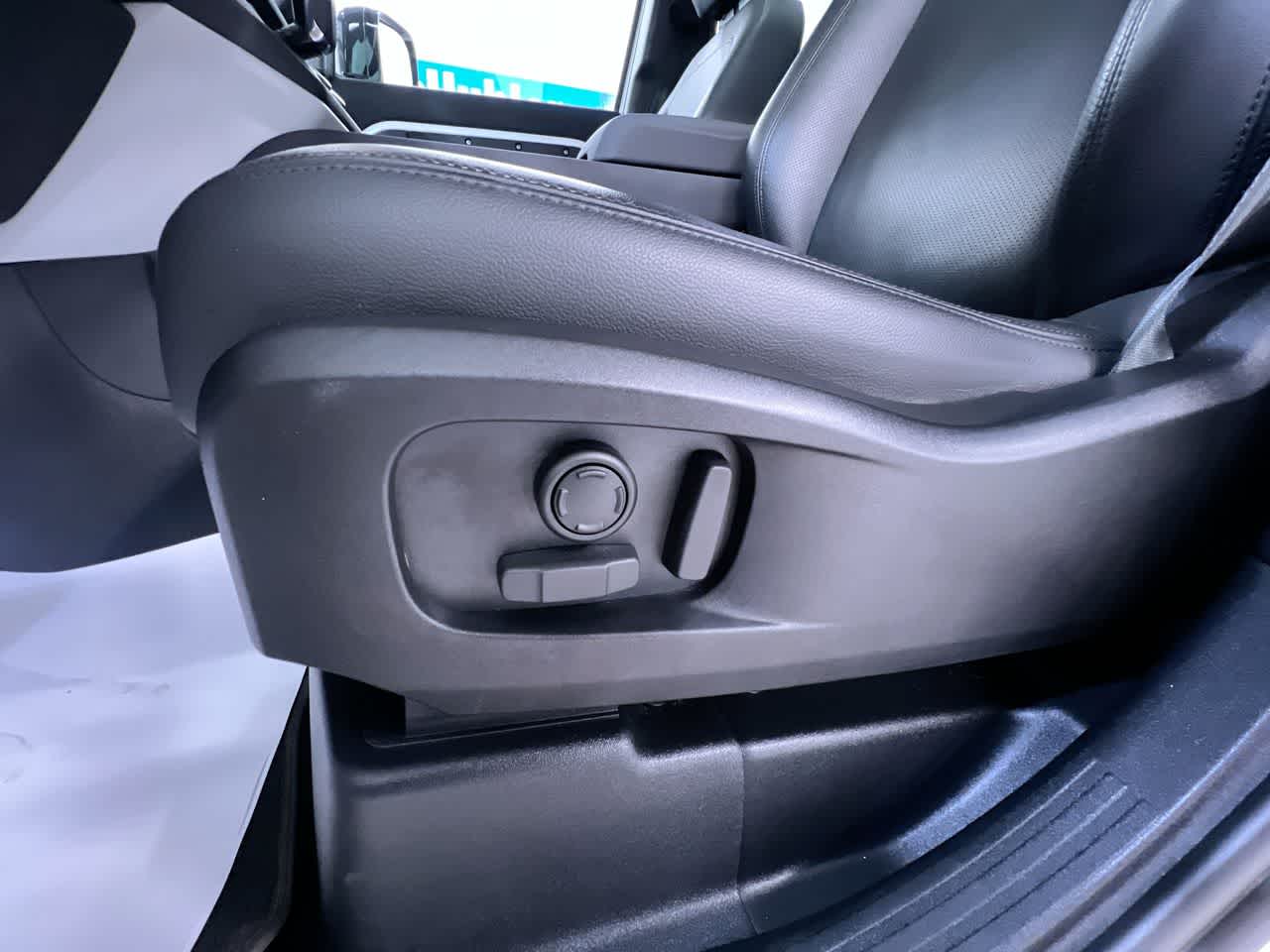 2023 Land Rover Defender S