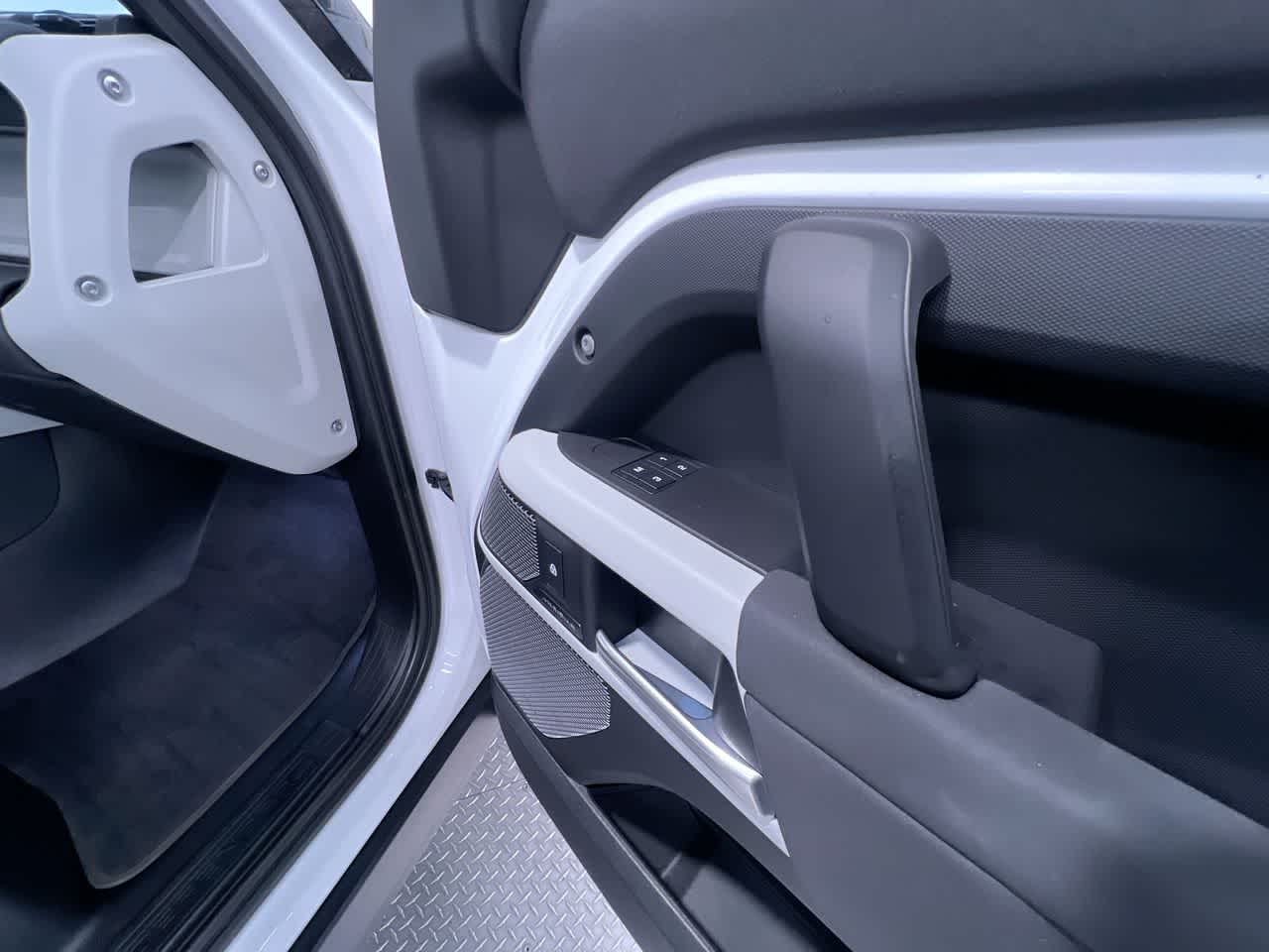 2023 Land Rover Defender S
