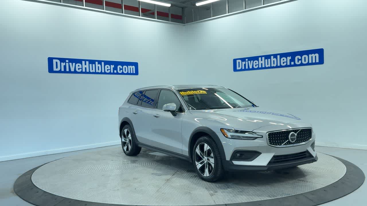 2025 Volvo V60 Cross Country Plus