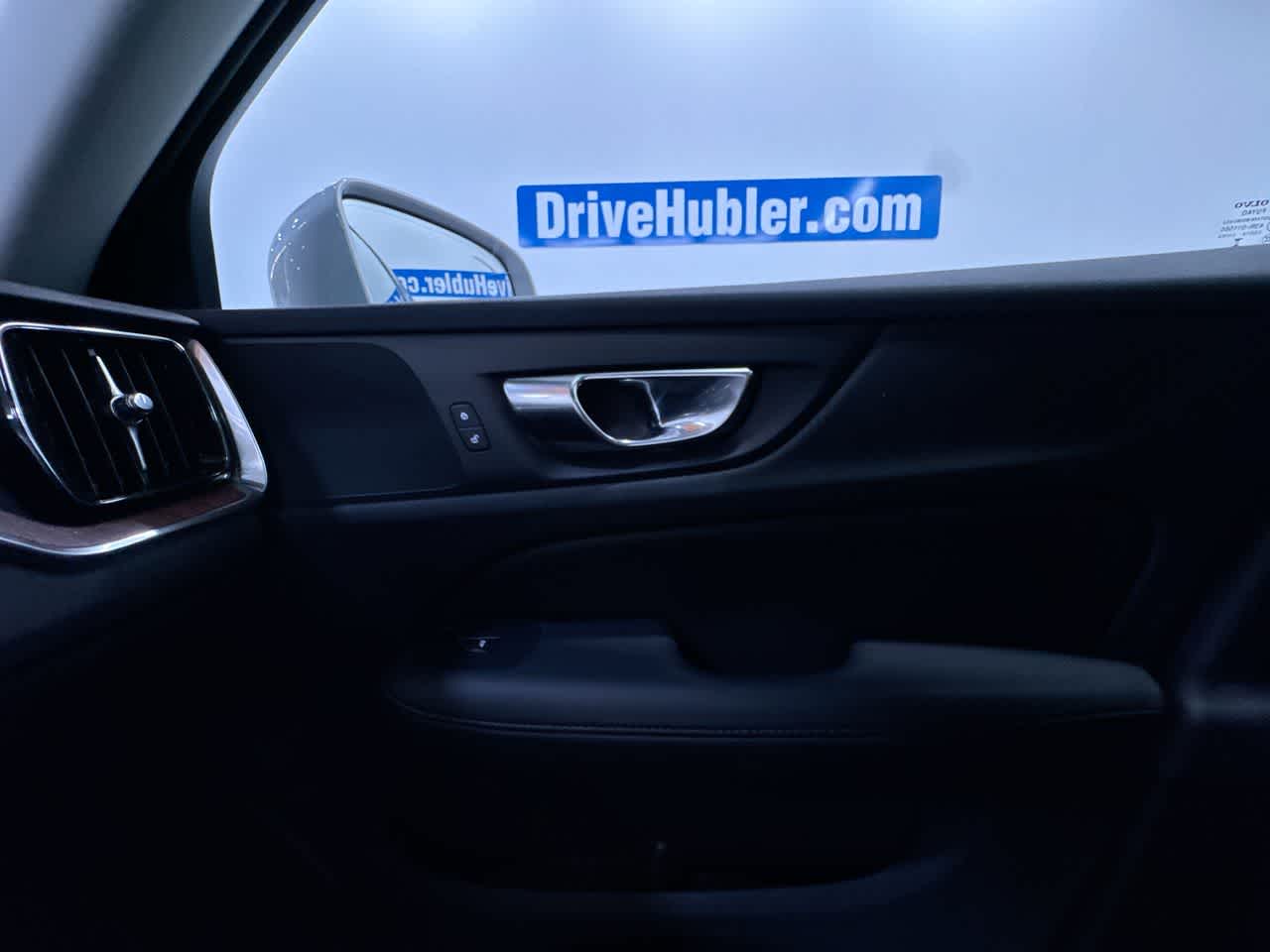 2025 Volvo V60 Cross Country Plus