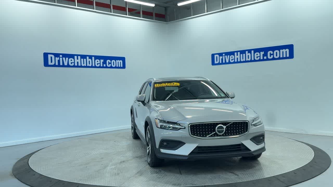 2025 Volvo V60 Cross Country Plus