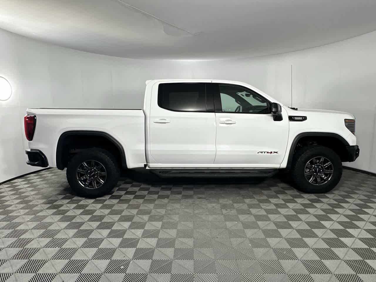 2025 GMC Sierra 1500 AT4X