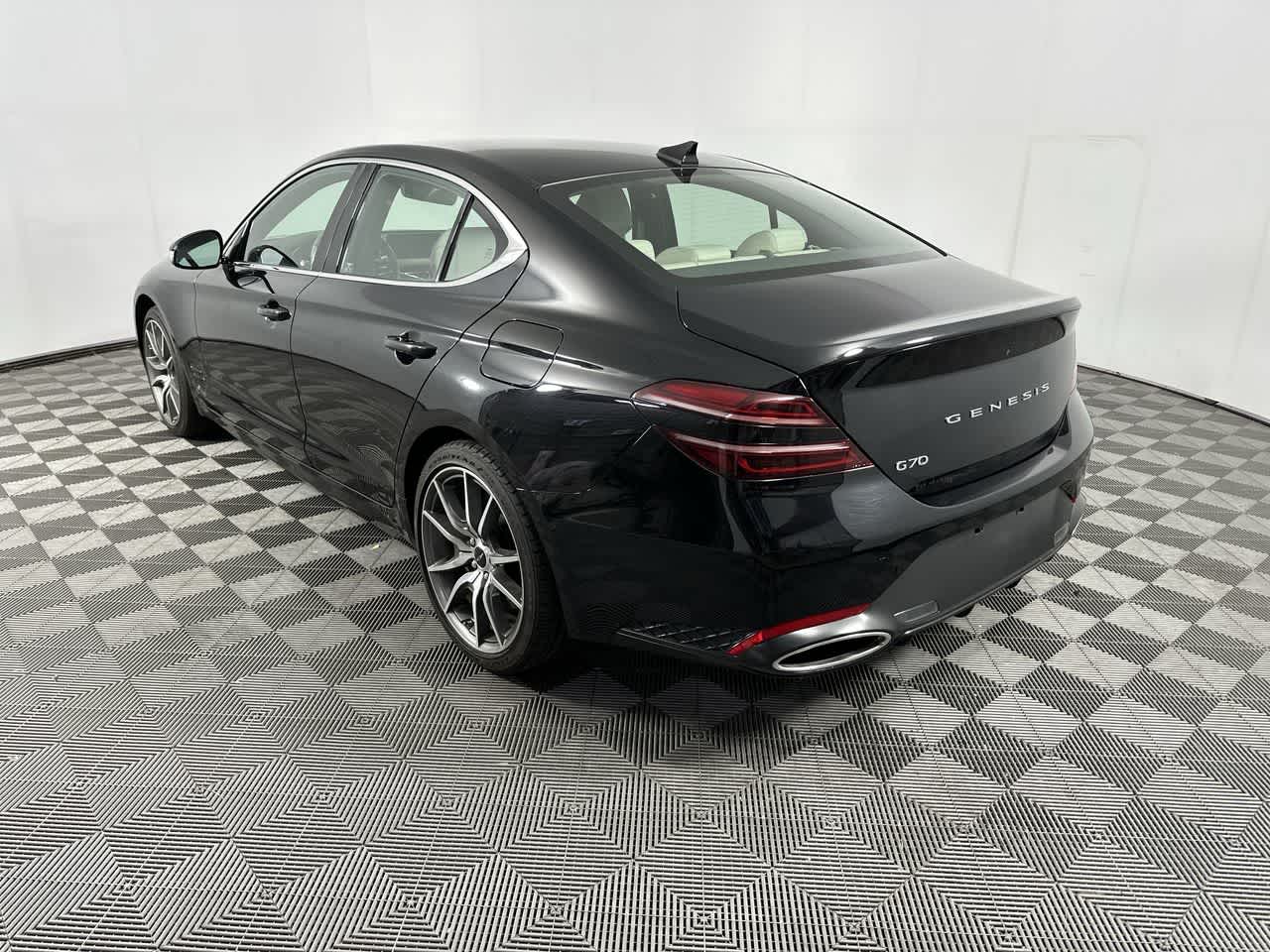 2025 Genesis G70 2.5T