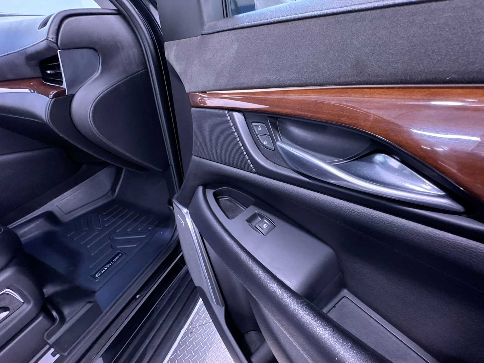 2018 Cadillac Escalade Luxury