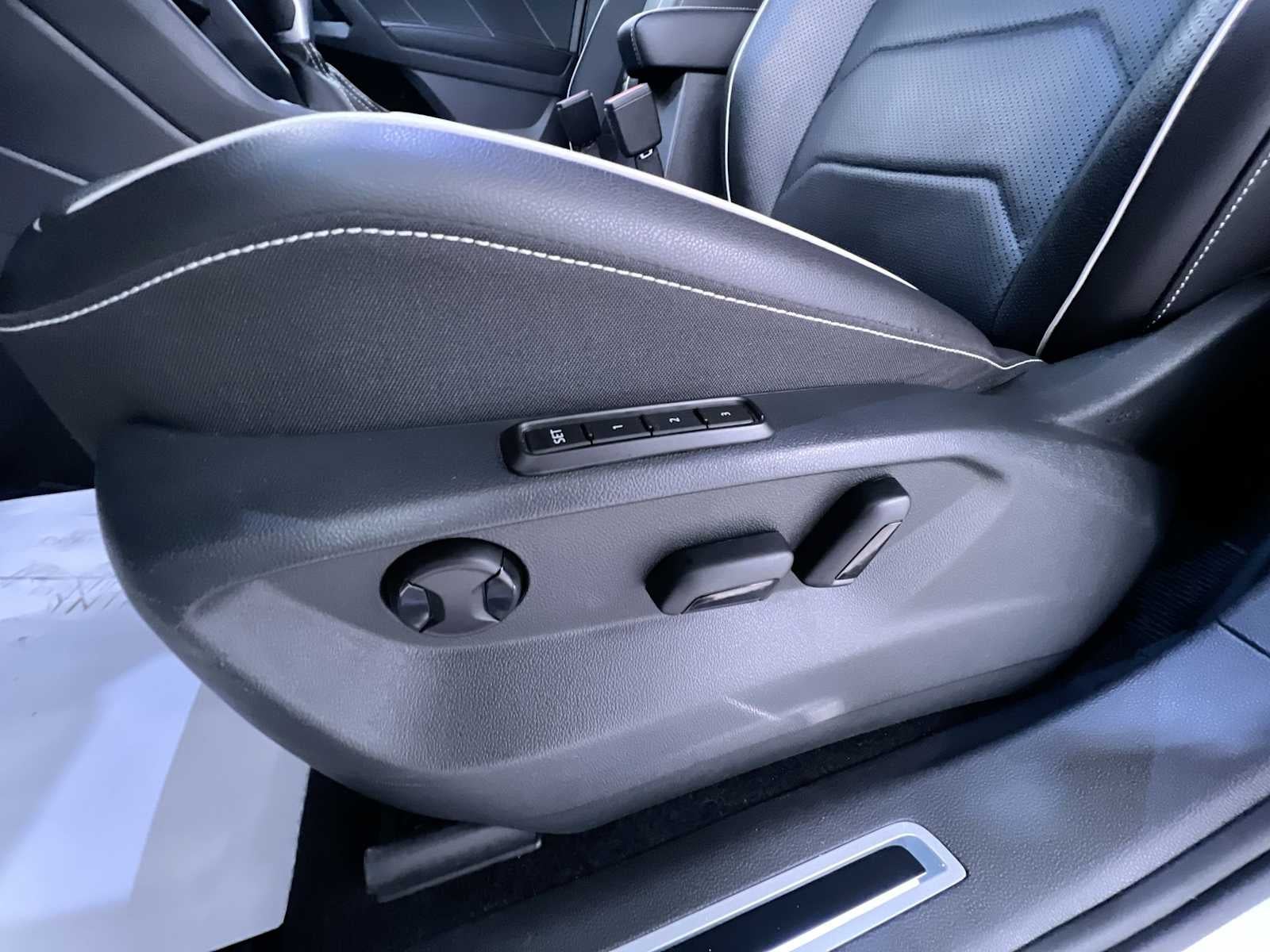 2022 Volkswagen Tiguan SEL R-Line