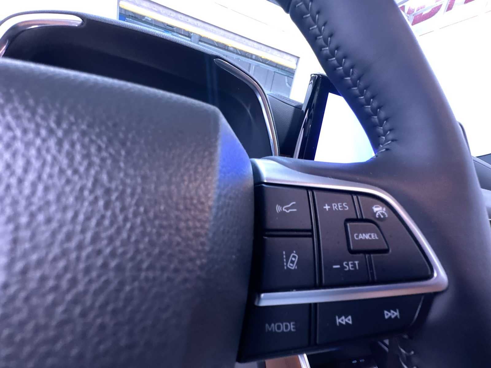 2025 Toyota Highlander Hybrid Platinum