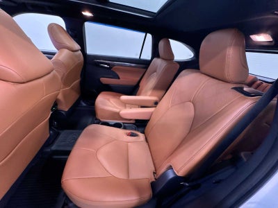 2025 Toyota Highlander Hybrid Platinum