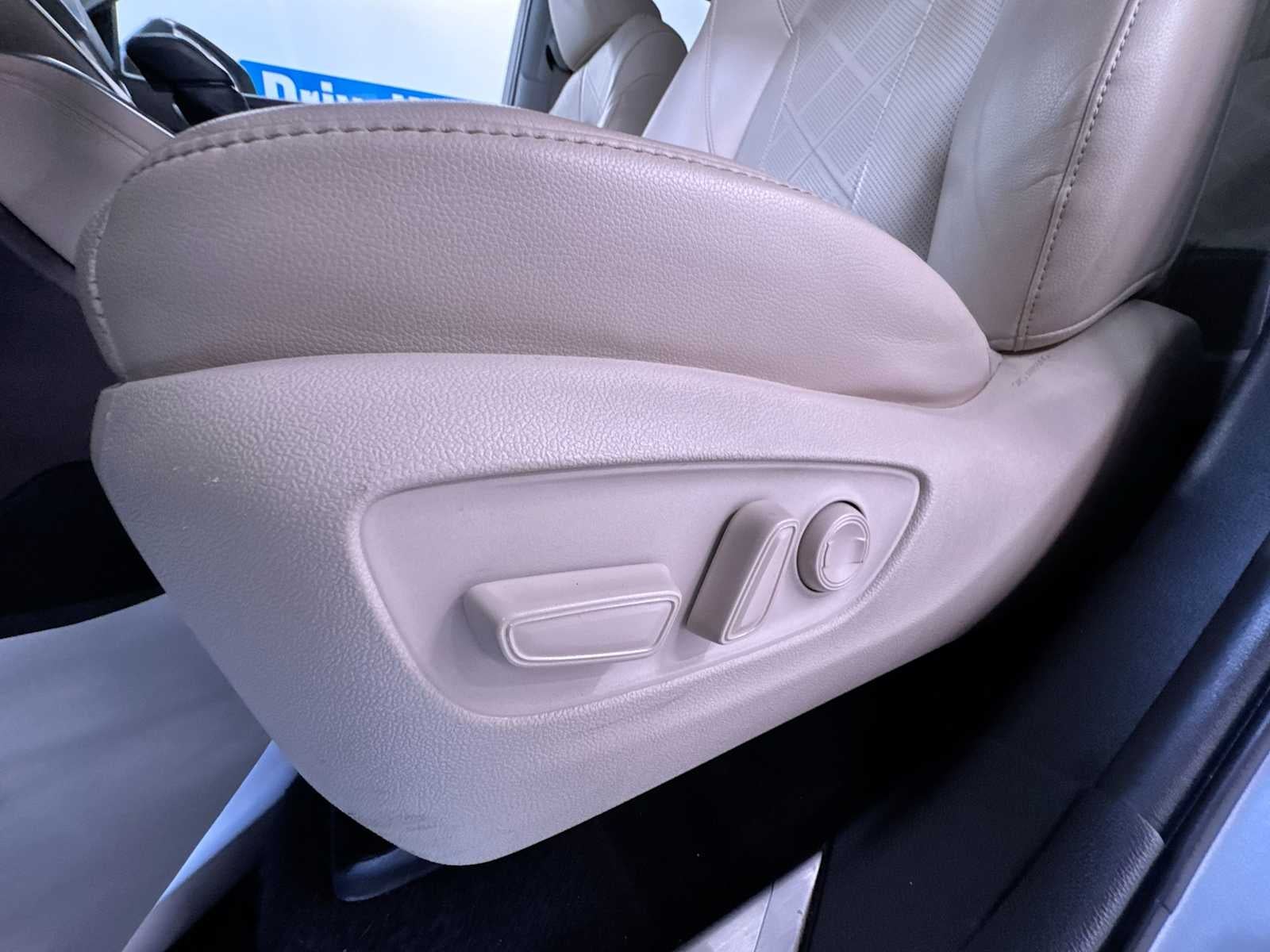 2022 Toyota Highlander Hybrid Platinum
