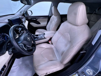 2022 Toyota Highlander Hybrid Platinum