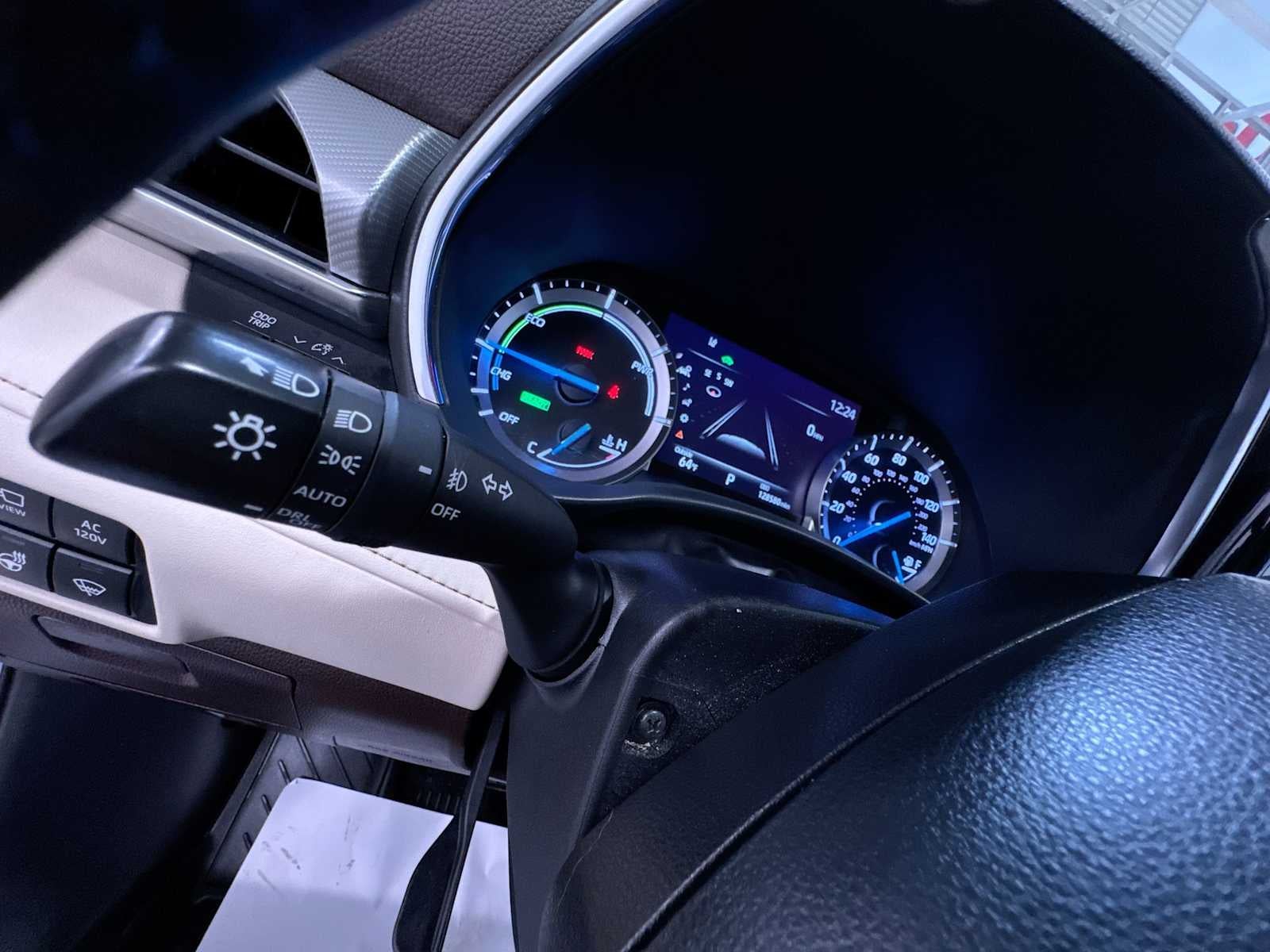 2022 Toyota Highlander Hybrid Platinum