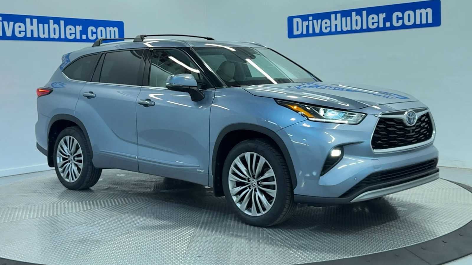 2022 Toyota Highlander Hybrid Platinum