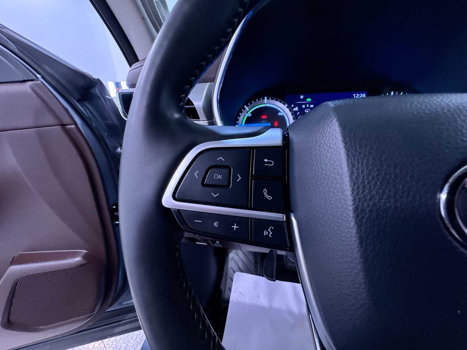 2022 Toyota Highlander Hybrid Platinum