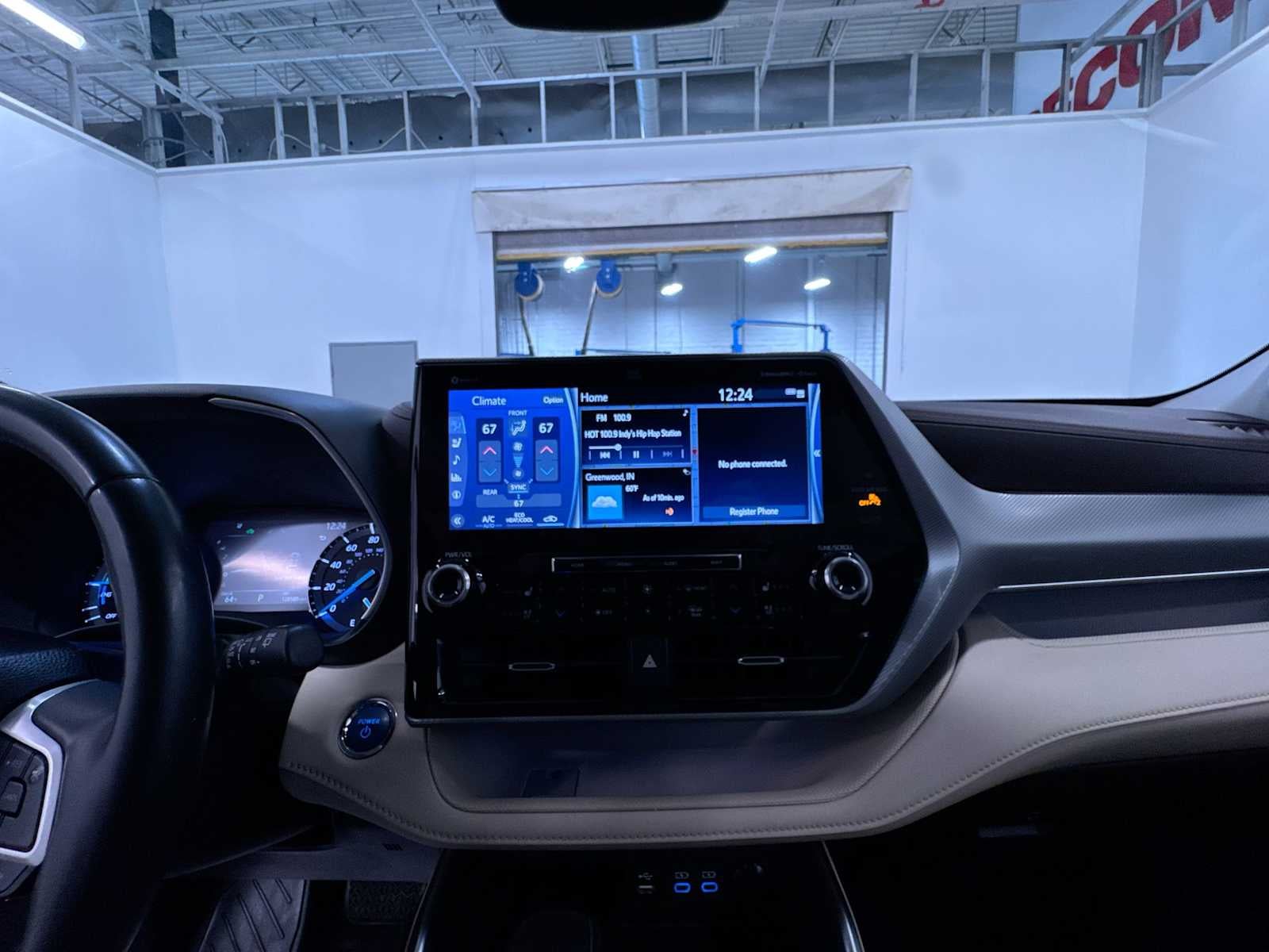 2022 Toyota Highlander Hybrid Platinum