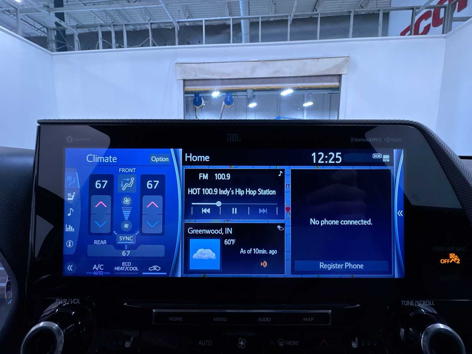 2022 Toyota Highlander Hybrid Platinum