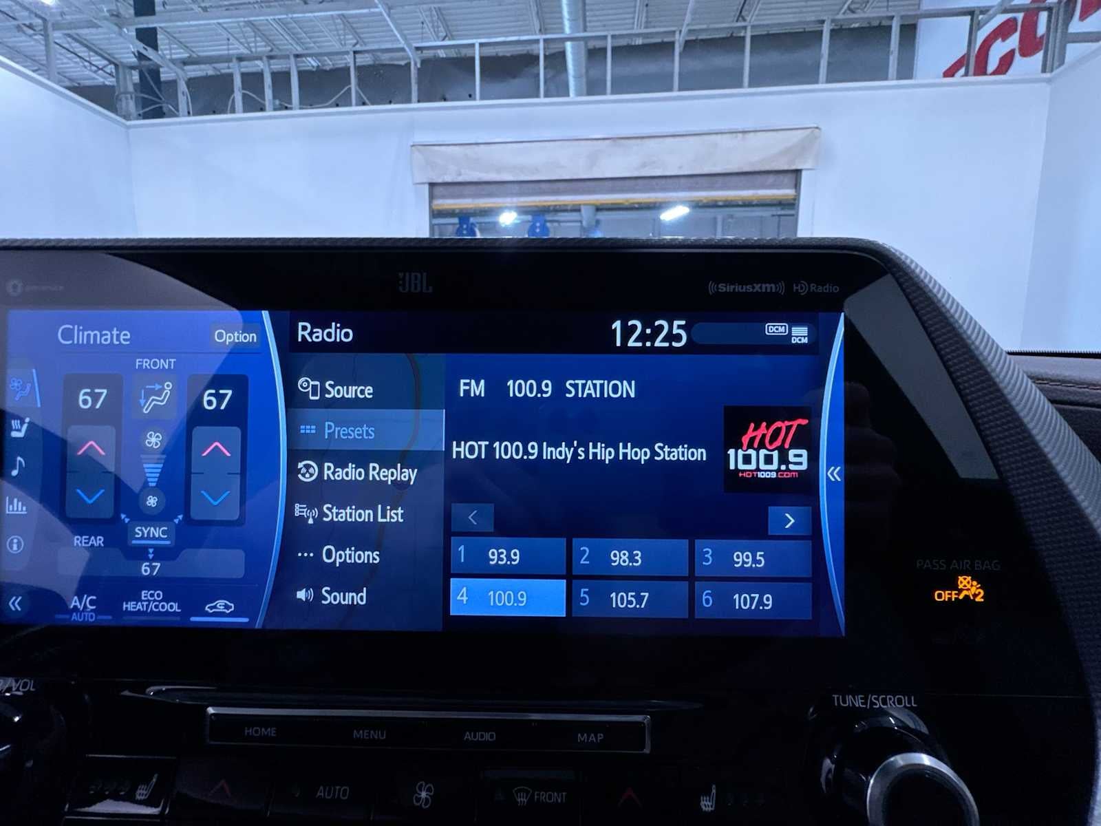 2022 Toyota Highlander Hybrid Platinum