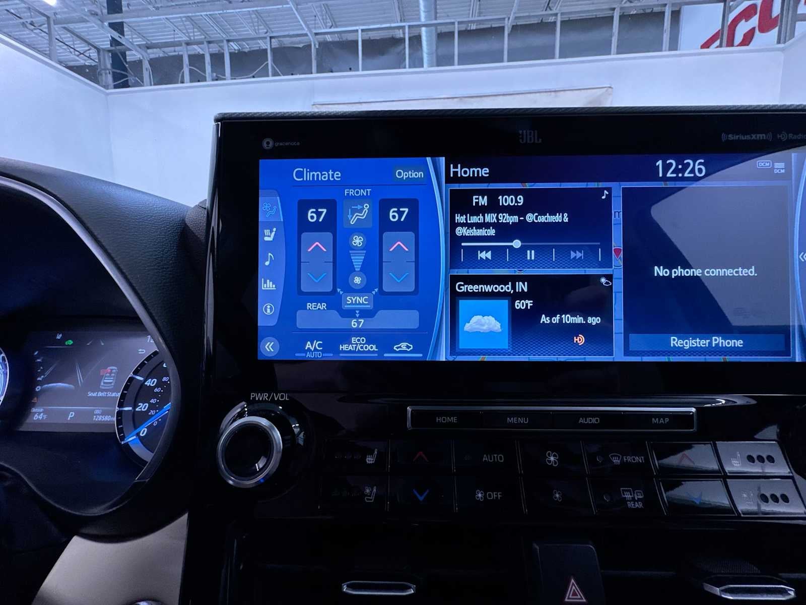 2022 Toyota Highlander Hybrid Platinum
