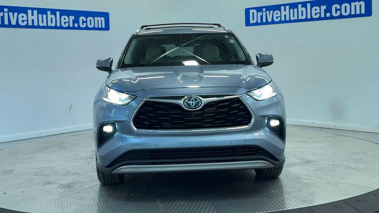 2022 Toyota Highlander Hybrid Platinum